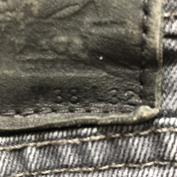 [38] Men’s Red tag blacked jeans 513 - Picture 2 of 5